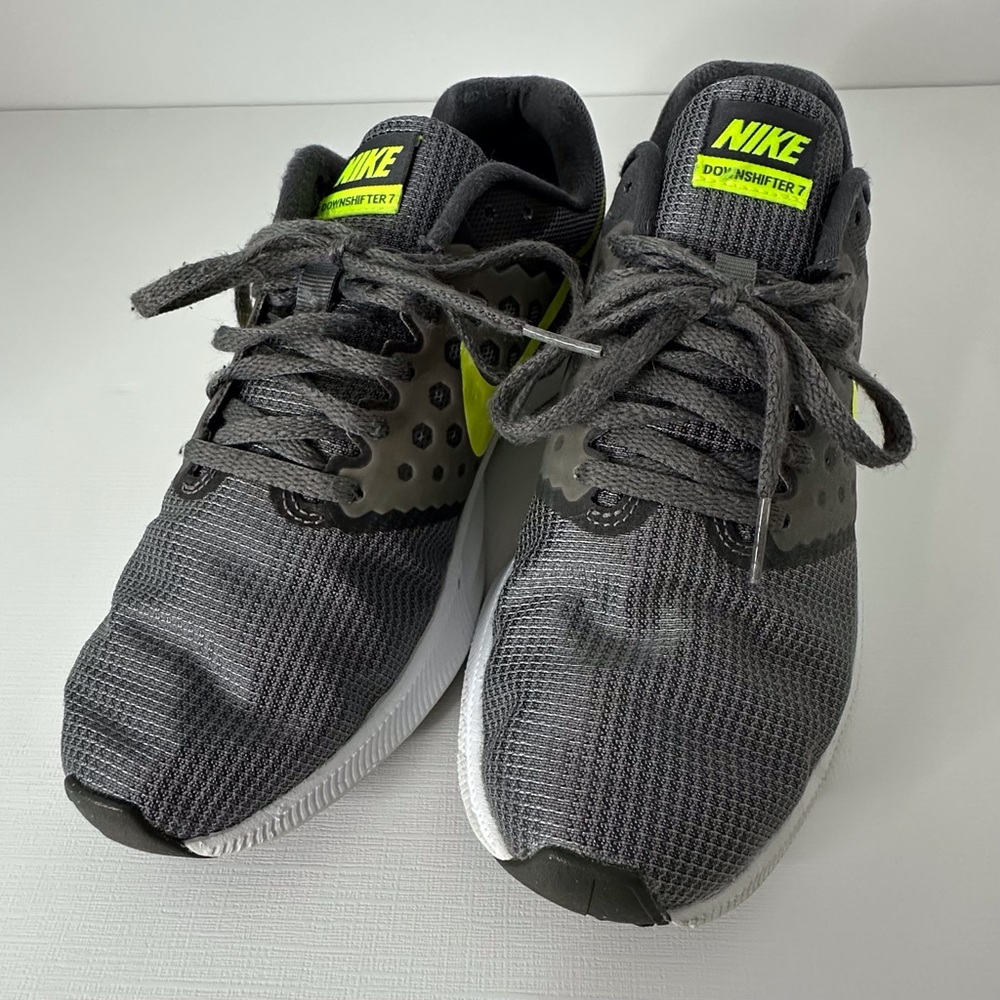 Nike downshifter 7 grey neon yellow athletic shoes men’s 7.5 (left) 7 (right)